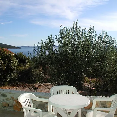 House Mirta 度假居 Pašman