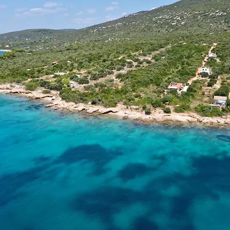 House Mirta بيت للعطل Pašman