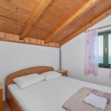 بيت للعطل House Mirta