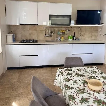 House Mirta بيت للعطل *