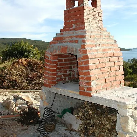 House Mirta بيت للعطل Pašman