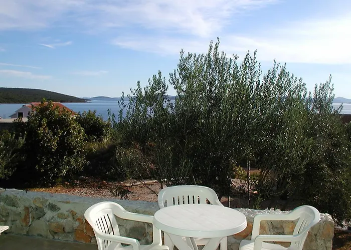 House Mirta Nyaraló Pašman