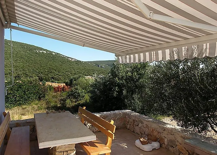 House Mirta Nyaraló