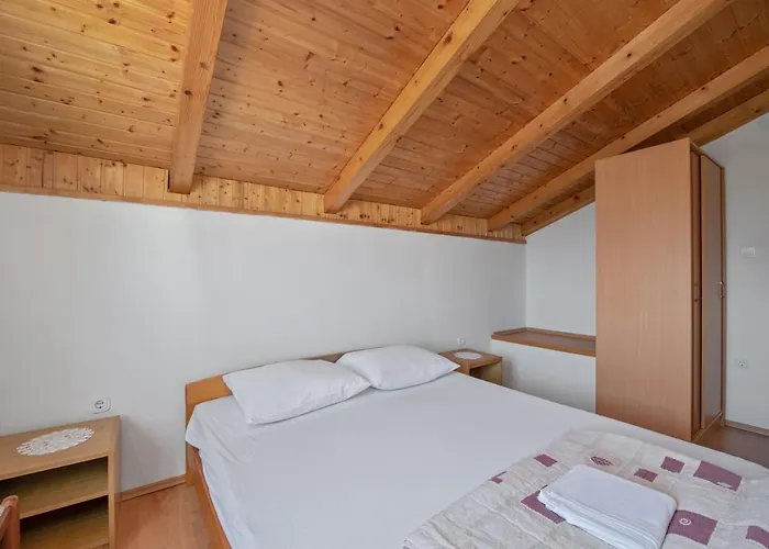 House Mirta Dom wakacyjny Pašman